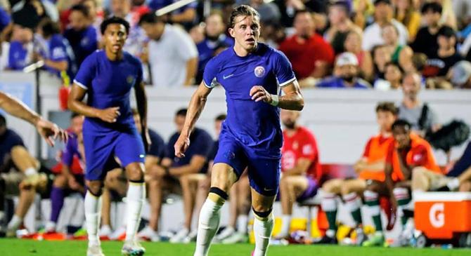 亿万28官方资讯-埃因霍温发布备战花絮，转会期绝杀压哨，英超任务艰巨，高层口径保持一致的简单介绍-亿万28官方资讯